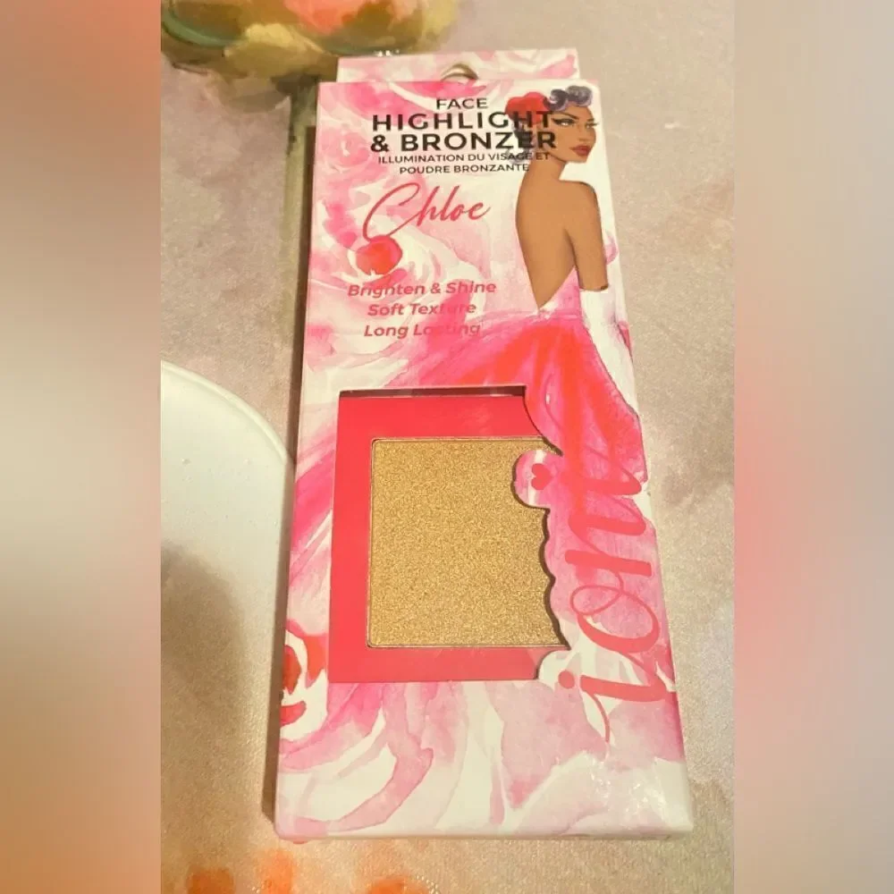 🛍️Face Highlight & Bronzer Brighten &Shine Soft Texture💥long lasting Chloe 3g